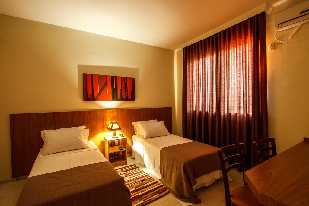 Ville De Montagne Hotel Brumadinho Exterior photo